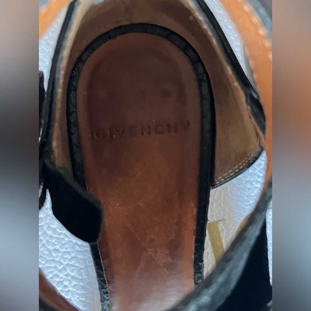 GIVENCHY sandal style black heels size 37 🎩🍾 - Picture 5 of 9